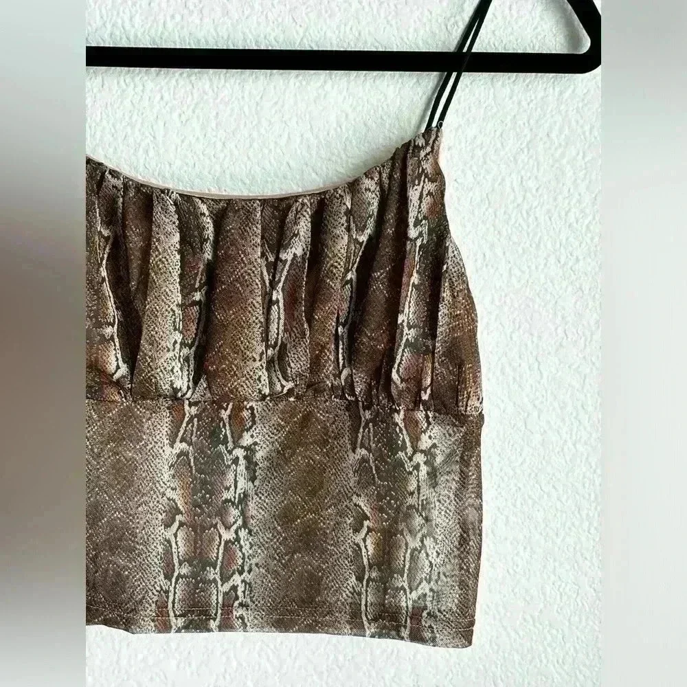 SUPERDOWN mesh cami snake top - Picture 4 of 6